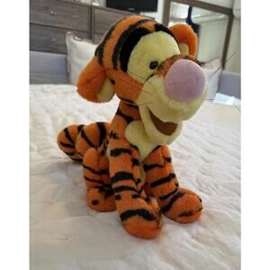 Walt Disney Company Vintage Tigger Plush Winnie The Pooh 1990s